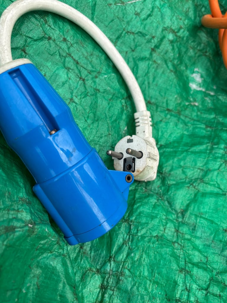 Hook up cable