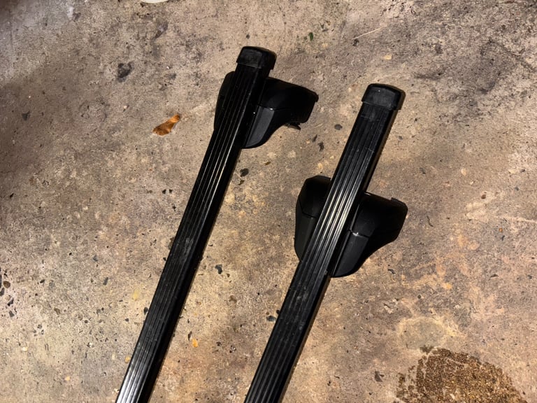 Vauxhall mokka roof bars, boot tray and carper and wind deflectors 