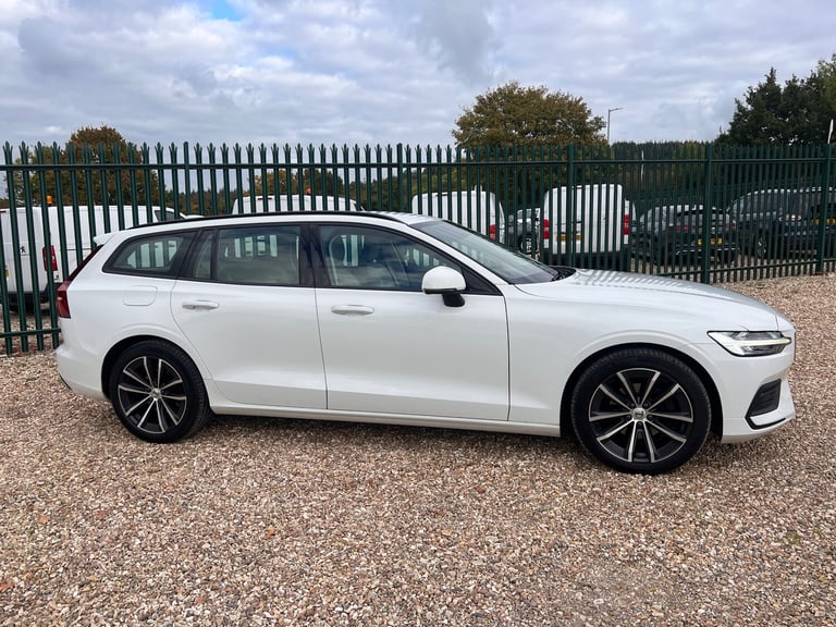 2020 Volvo V60 2.0 B3 MHEV Momentum Estate 5dr Petrol Hybrid Auto Euro 6 (s/s)