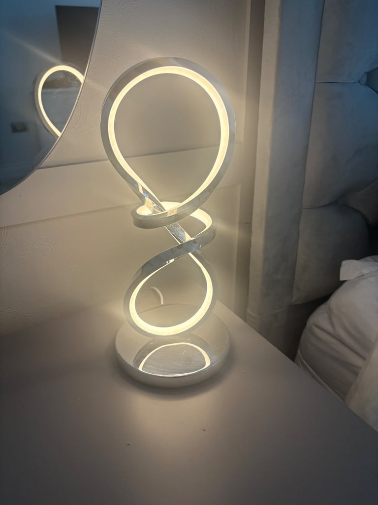 image for 3 electric touch lamps 
