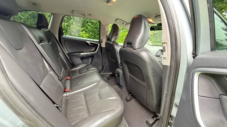 2014 Volvo XC60 D5 [215] SE Lux Nav 5dr AWD Geartronic ESTATE Diesel Automatic