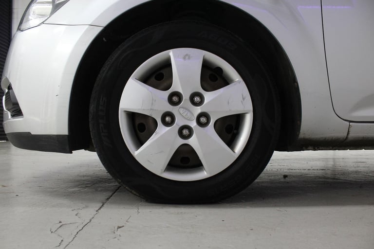 2010 Kia Ceed 1.4 1 Euro 4 5dr HATCHBACK Petrol Manual