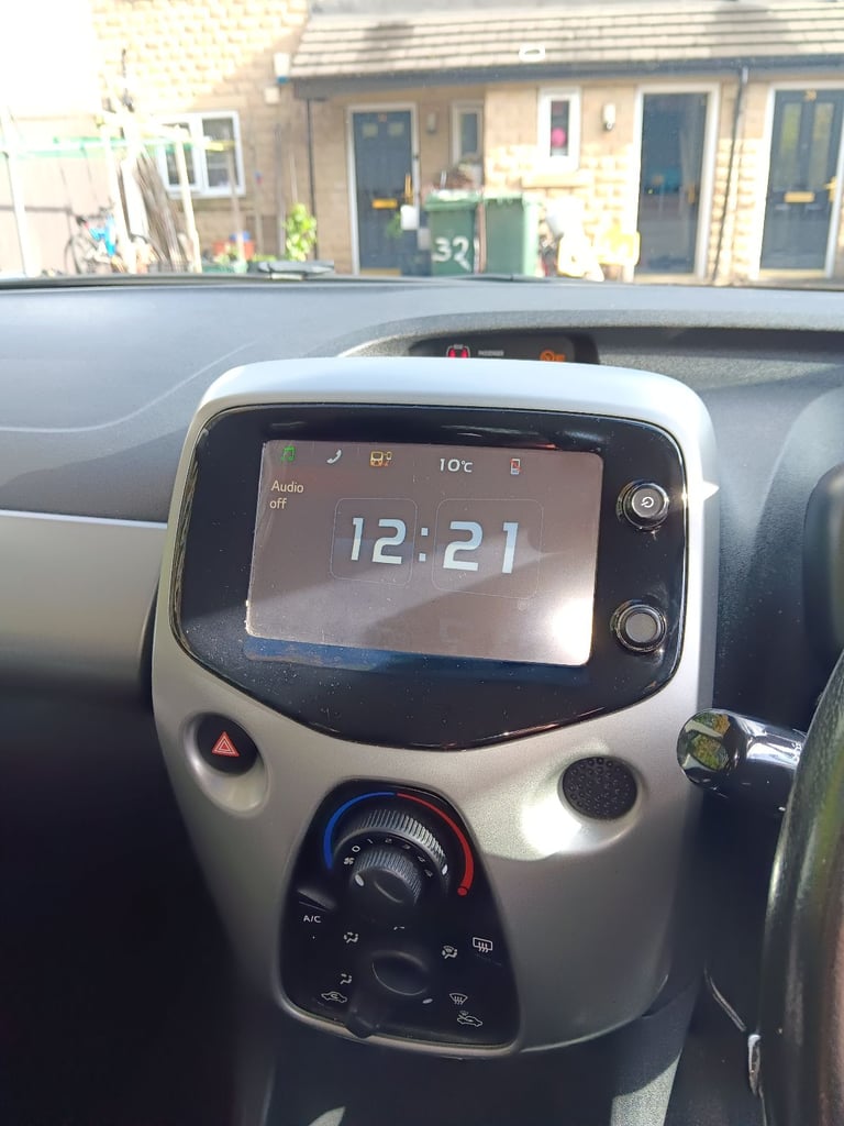 Toyota, AYGO, Hatchback, 2017, Manual, 998 (cc), 5 doors