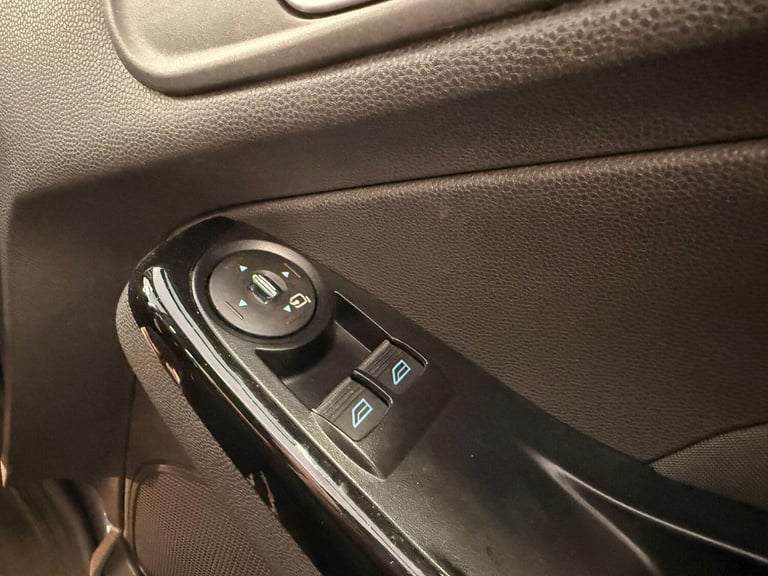 2014 Ford Fiesta 1.0T EcoBoost Zetec Euro 5 (s/s) 5dr HATCHBACK Petrol Manual