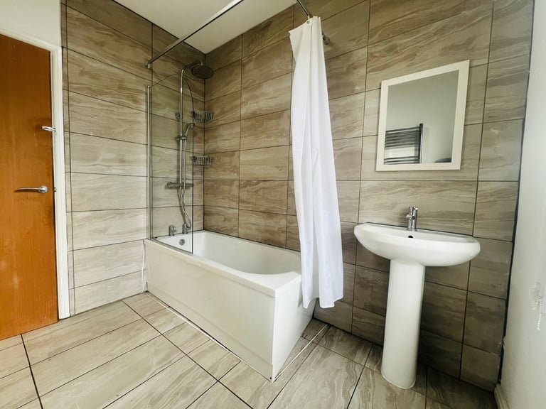 2 Bed House LS8 5** AVAILABLE NOW 