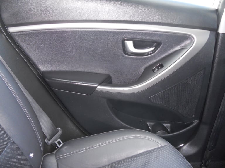 2016 Hyundai i30 1.6 Premium 5dr HATCHBACK Petrol Manual