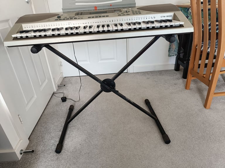 Casio CTK-900 Keyboard + stand