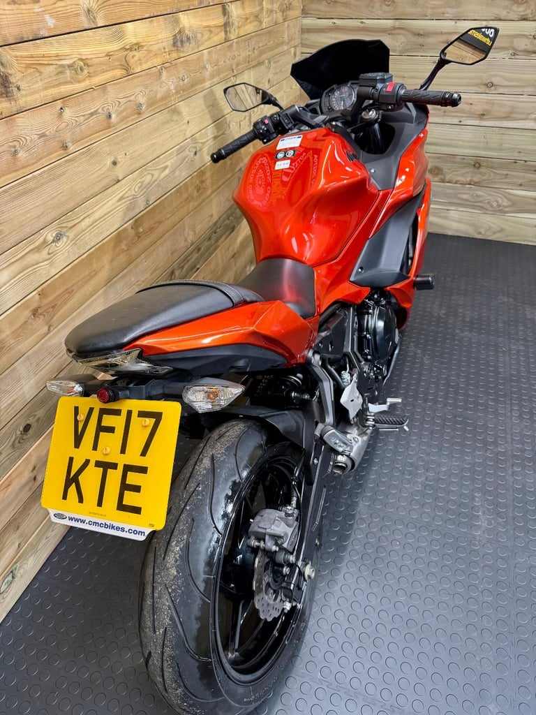 Kawasaki EX 650 Ninja / 2017 model / only 4568 miles!