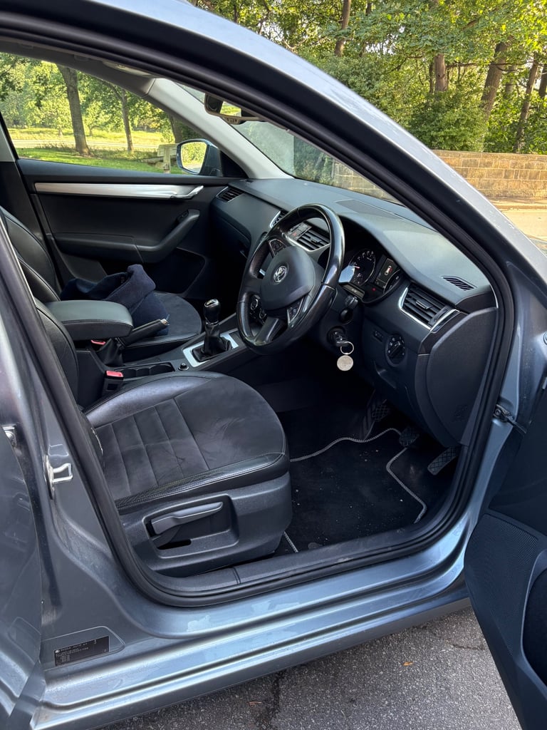Skoda, OCTAVIA, Estate, 2013, Manual, 1598 (cc), 5 doors