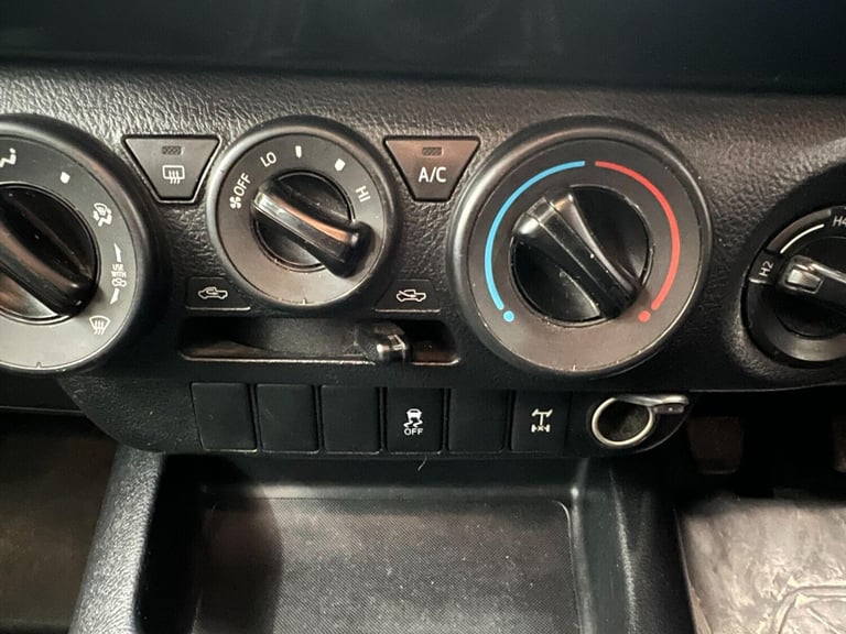 2020 Toyota Hilux 2.4 D-4D Active Extra Cab Pickup 4WD Euro 6 (s/s) 4dr Pickup Diesel Manual