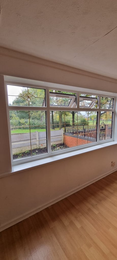 Fully Renovated 3-Bedroom Semi in Chadderton – Available Immediately