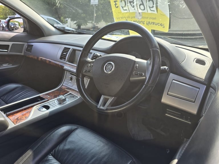 2010 Jaguar XF 3.0 V6 PREMIUM LUXURY 4d 240 BHP Saloon Diesel Automatic