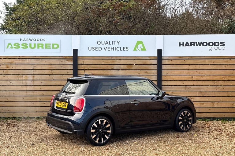 2022 MINI Hatch 1.5 Cooper Exclusive Hatchback 3dr Petrol Steptronic Euro 6 (s/s) (136 ps) HATCHB...