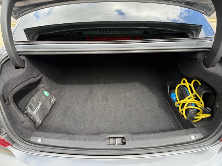 2018 Volvo S90 2.0 T8 Hybrid R DESIGN Pro 4dr AWD Geartronic SALOON Petrol Parallel Phev Automatic