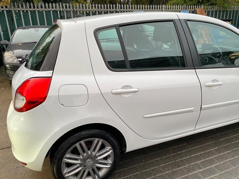 2012 Renault Clio 1.2 Dynamique TomTom Euro 5 5dr HATCHBACK Petrol Manual