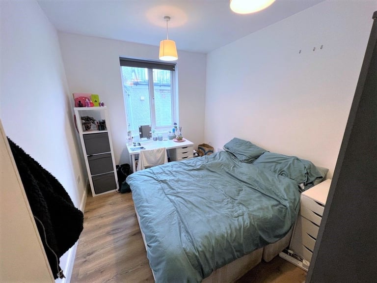 4 bedroom house in WATFORD WAY, HENDON, NW4 4XA