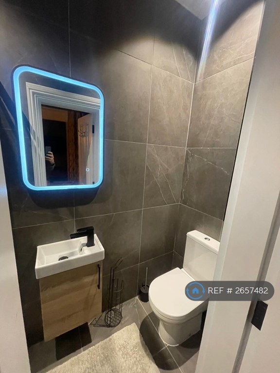 1 bedroom in Stanley Road, Enfield, EN1 (#2657482)