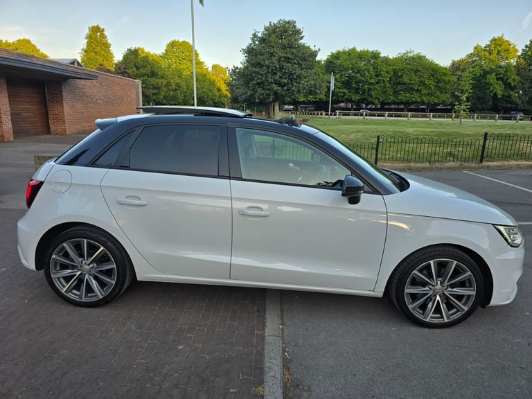 A1 1.4 TFSI SPORT AUTO S TRONIC PANORAMIC ROOF NAV LEATHER XENON 44K 