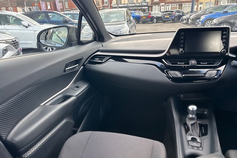 2022 Toyota C-HR 1.8 VVT-h Icon CVT Euro 6 (s/s) 5dr SUV PETROL/ELECTRIC Automatic