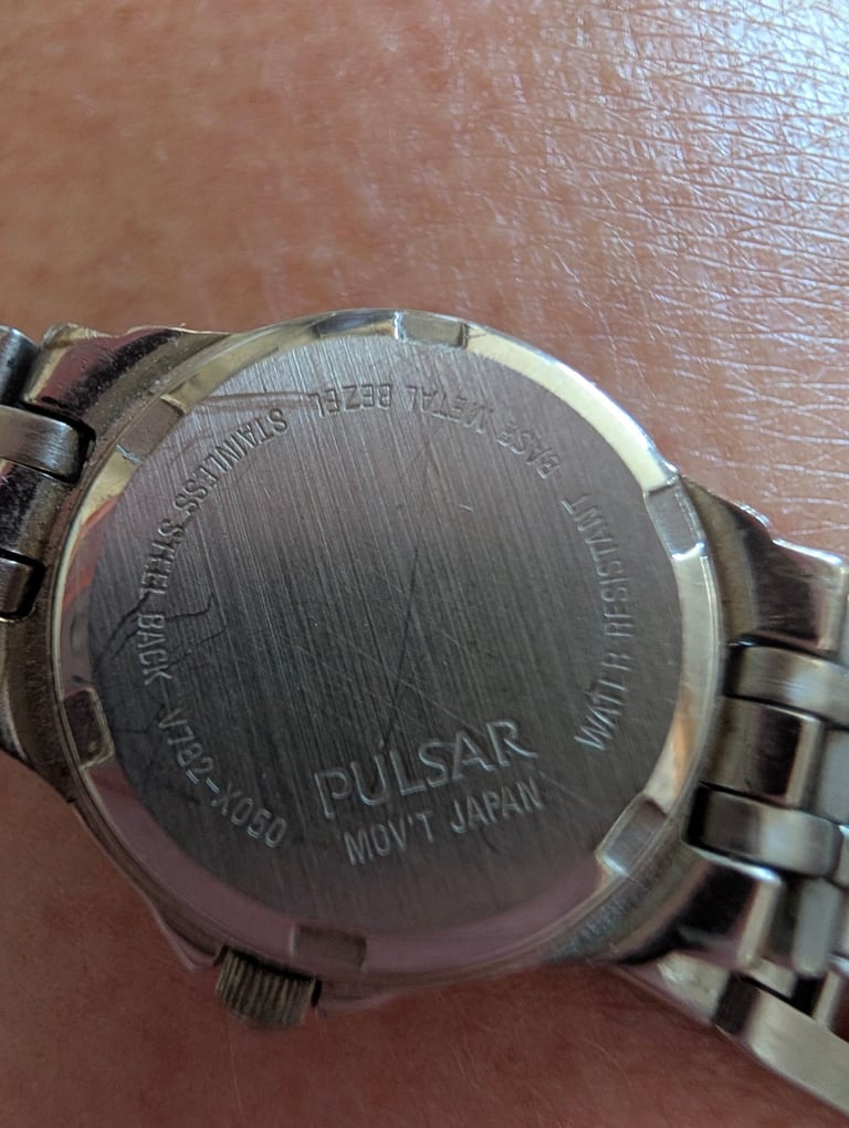 Ladies Pink Faced Pulsar Watch with Calender.