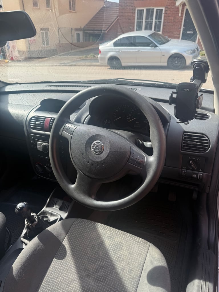 Vauxhall corsa 1.2- 12 Months MOT- Low mileage 