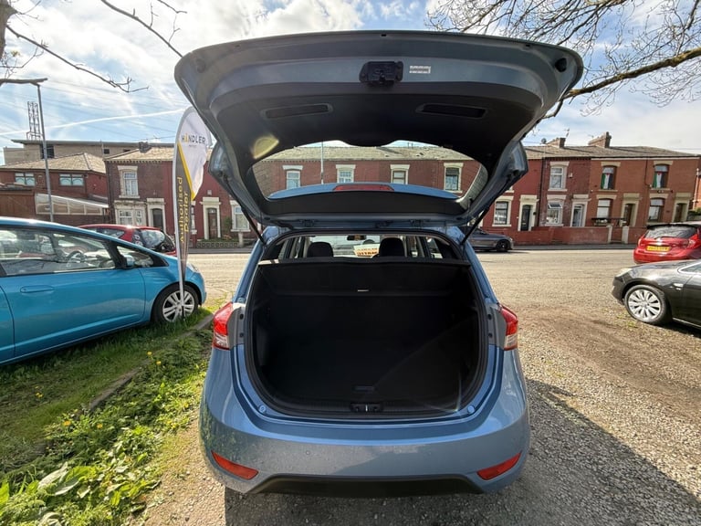 2012 Hyundai Ix20 1.6 Active Auto Euro 5 5dr MPV Petrol Automatic