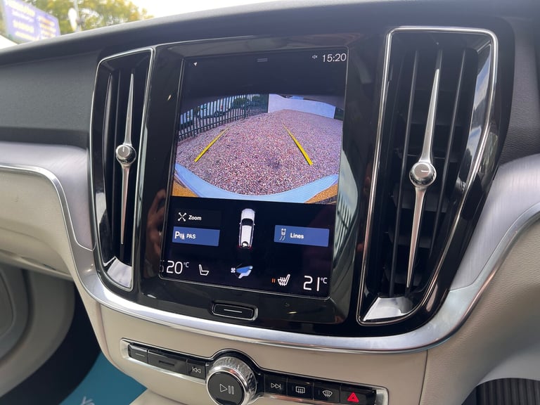 2020 Volvo V60 2.0 B3 MHEV Momentum Estate 5dr Petrol Hybrid Auto Euro 6 (s/s)