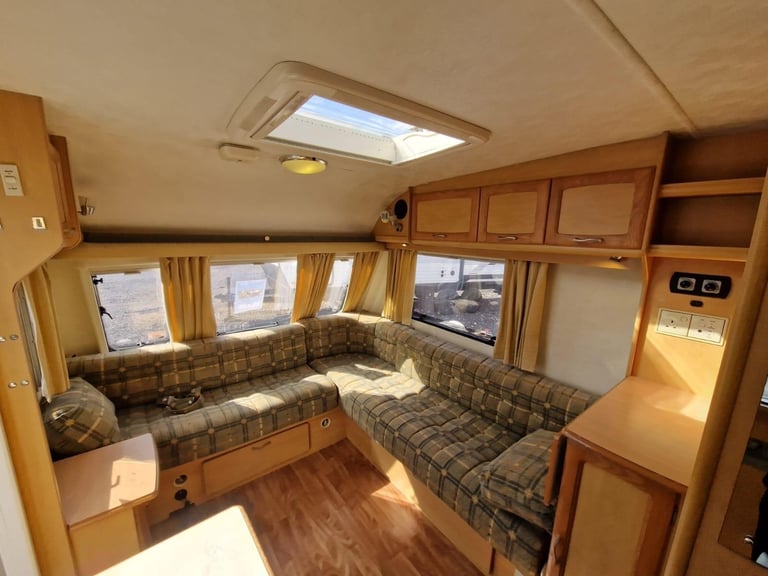 2006 Compass Rambler 18/4L Single axlle 4 Berth Motor Mover Fixed Bed L shape