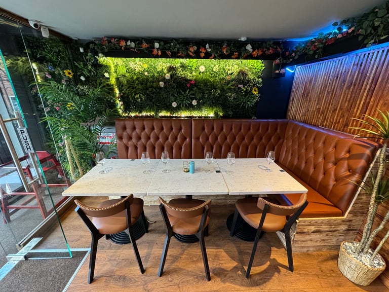 Restaurant/Luxury Bar Business For Sale - Prime Location - Modern Interior - Free Parking