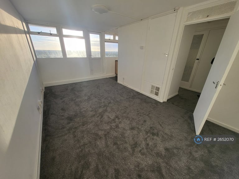 Studio flat in Caradoc Hall, Coventry, CV2 (#2652070)