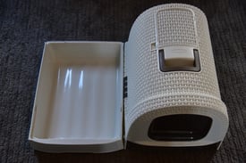 Curver cat litter tray house
