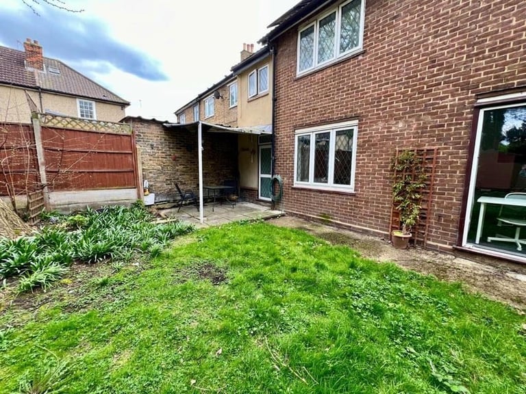 💫 Spacious Room Available | 1 Min to Island Gardens Station | E14 📍