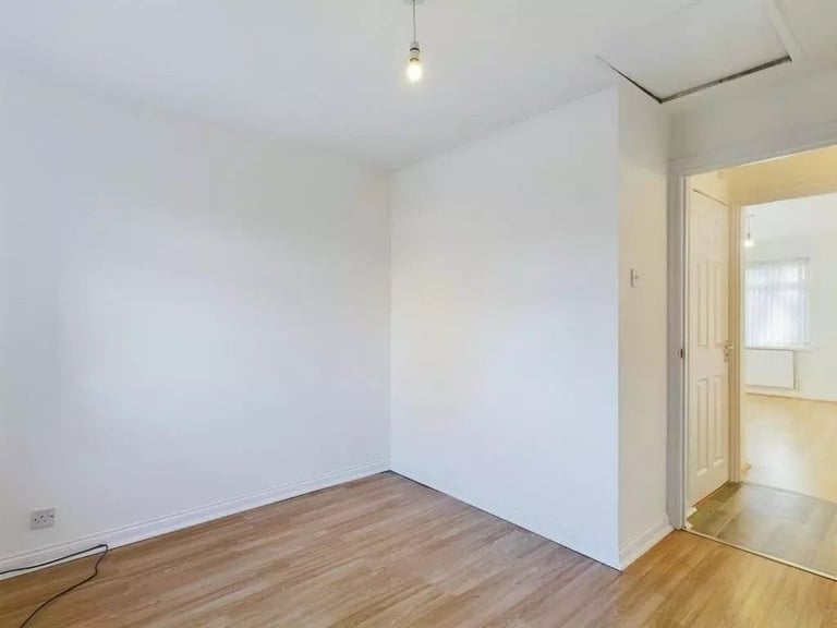 Single room to Rent SR5 Quiet Area