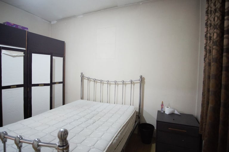 Impressive 5-bedroom semi-detached house available to rent in Harrow, HA1