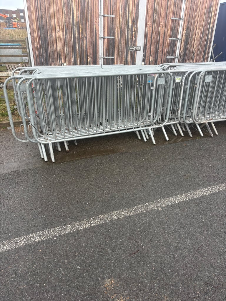 image for 120 barrier fencing panels 