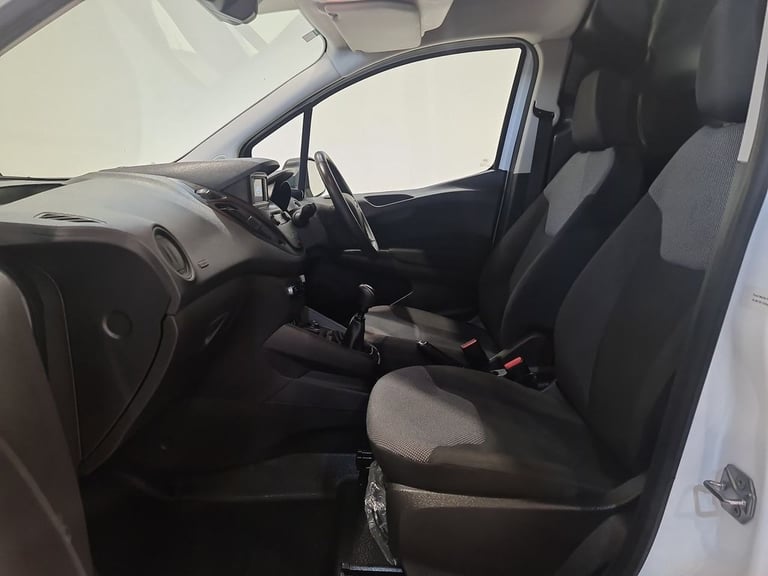 FORD TRANSIT COURIER 1.0 ECOBOOST LEADER P/V PETROL L1 100 BHP SWB