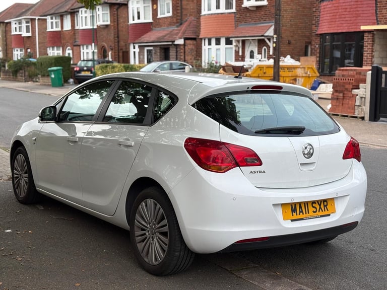 Vauxhall, ASTRA, Hatchback, 2011, Manual, 1398 (cc), 5 doors