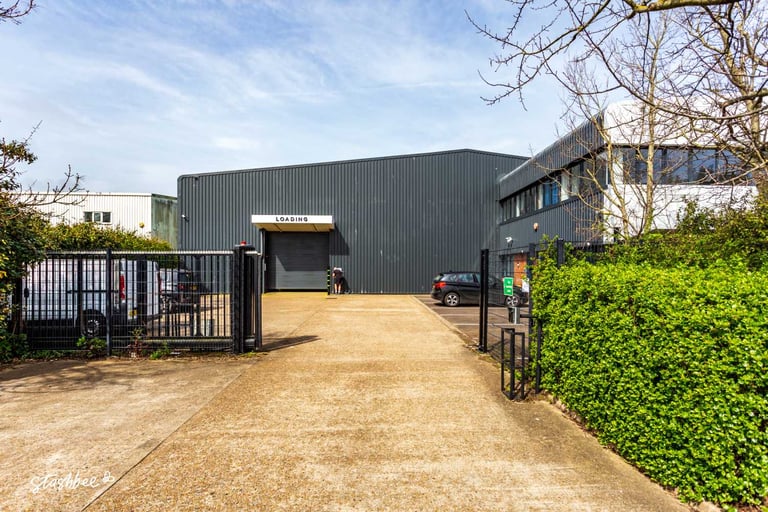 Self Storage Facility to rent in Littlehampton (BN17) | Stashbee