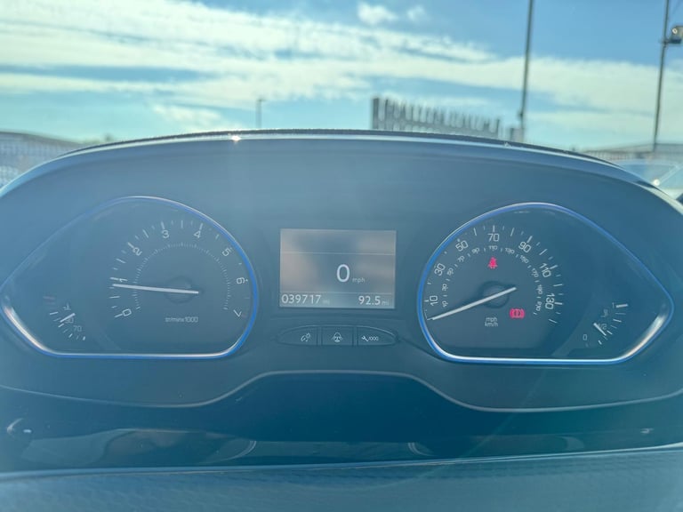 2016 Peugeot 2008 1.2 PureTech Allure Euro 6 (s/s) 5dr HATCHBACK Petrol Manual