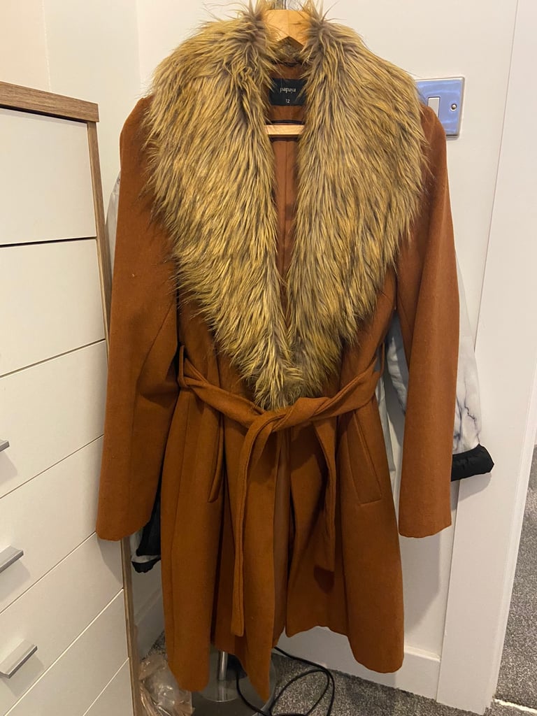 Ladies Coat Size M (12)