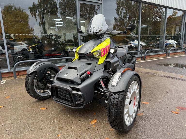 Can-Am Ryker 900 cc Fully automatic Spyder trike 