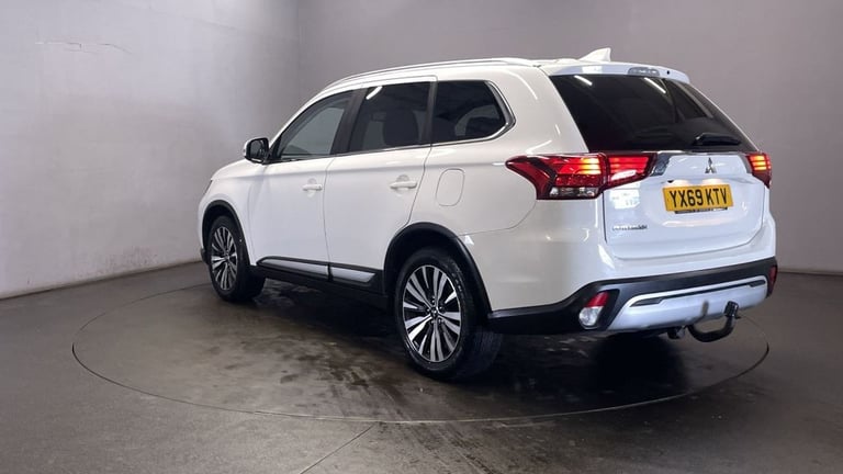 2019 69 MITSUBISHI OUTLANDER 2.0 MIVEC EXCEED SUV 5DR PETROL CVT 4WD EURO 6 (S/S