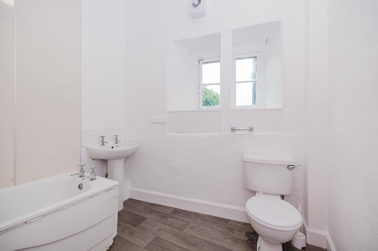 FLAT SHARE: ROOM for let in fantastic, 5 bed, HMO on the Meadows doorstep – available NOW