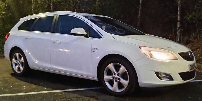 Vauxhall, ASTRA, Estate, 2012, Auto, Automatic, 1956 (cc), 5 doors, 2 Keys