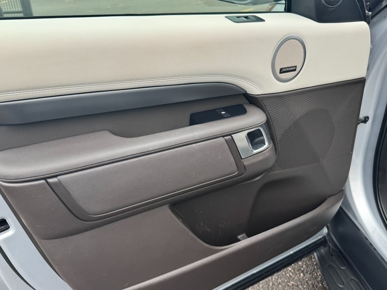 2019 Land Rover Discovery 2.0 SD4 HSE SUV 5dr Diesel Auto 4WD Euro 6 (s/s) (240 ps) ESTATE Diesel...