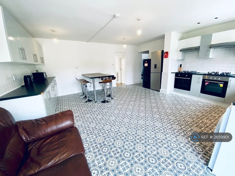 7 bedroom house in Eagle Street, Leamington Spa, CV31 (7 bed) (#2659901)