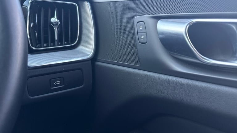 2023 Volvo XC60 Core, B5 AWD mild hybrid, Petrol Estate Petrol Automatic