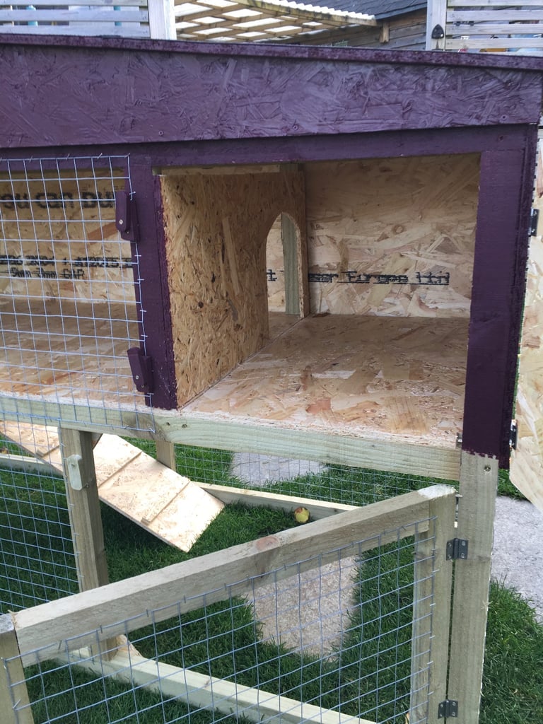 Rabbit/Guinea pig hutch large 1.7m