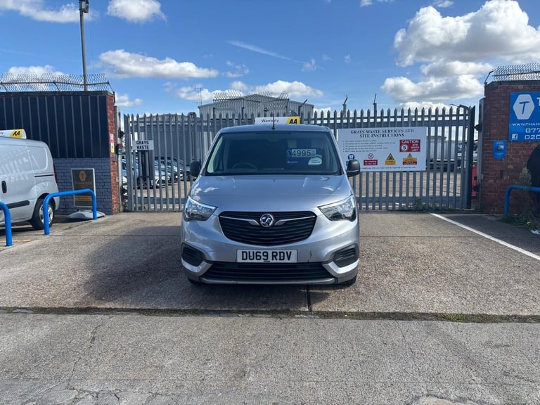 2019 Vauxhall Combo 2300 1.5 Turbo D 100ps H1 Sportive Van PANEL VAN DIESEL Manual