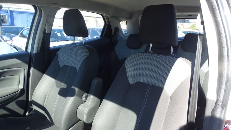FORD ECOSPORT 1.5 Zetec 2015
